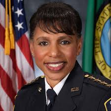 Carmen Best in uniform as Chief of Police